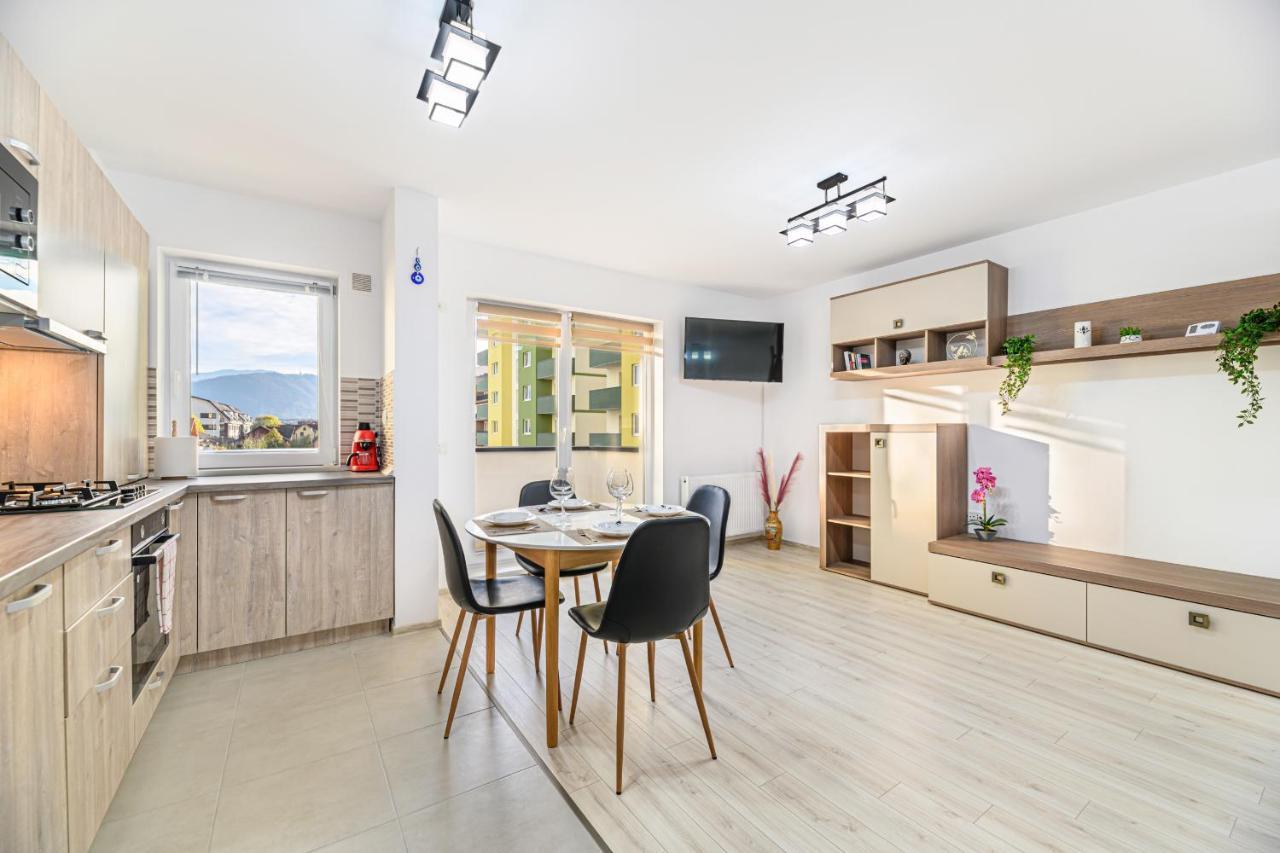 Cozy Apartment With View Brasov Sign מראה חיצוני תמונה